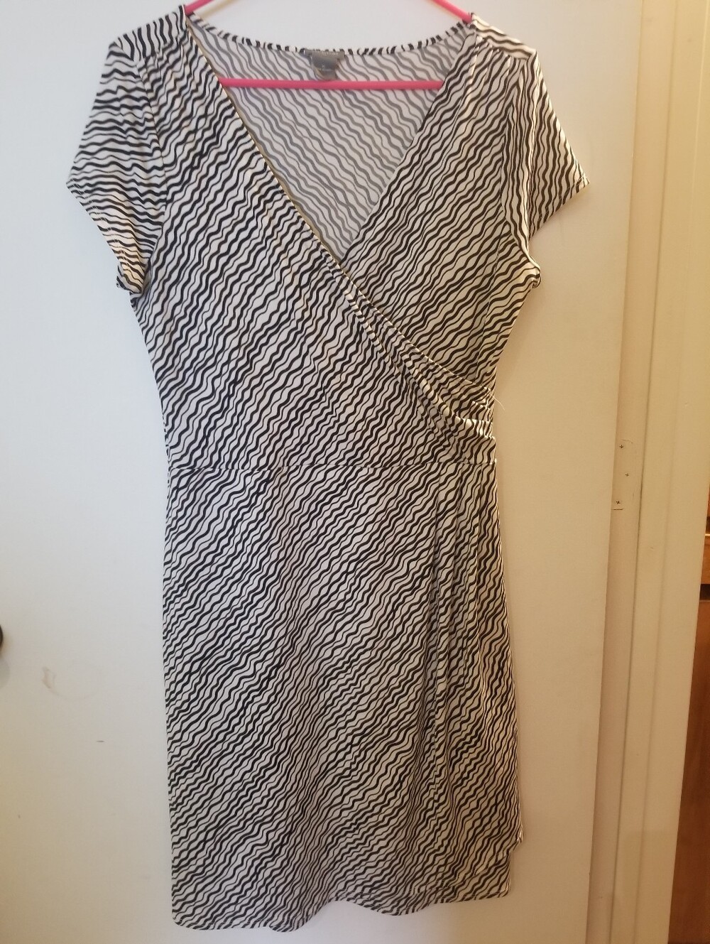 Ann Taylor - Black and White Wave-Print Faux Wrap Dress - Size 10